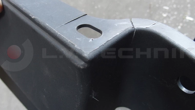 Mercedes Actros MP1 alsó spoiler (160mm) sérült jobb