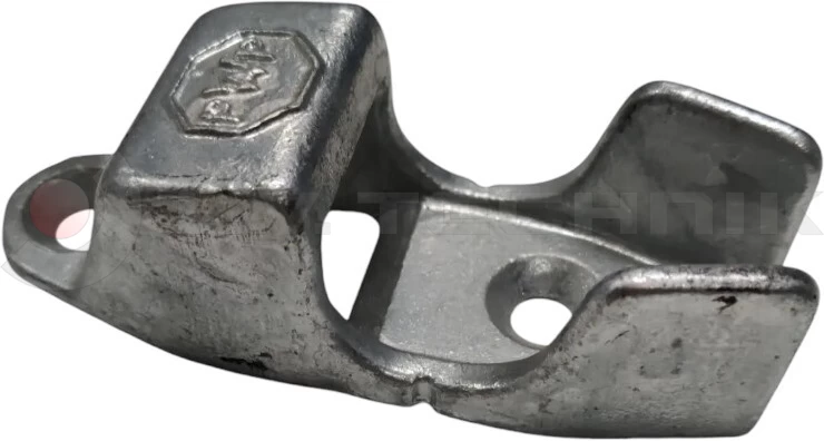 Locking hook pocket
