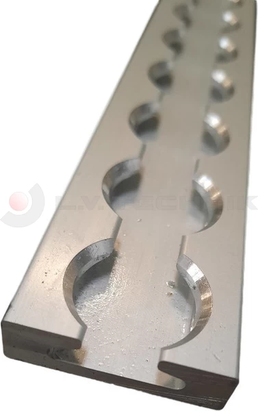 Airline sín 34x10mm 1000mm szögletes furat nélkül