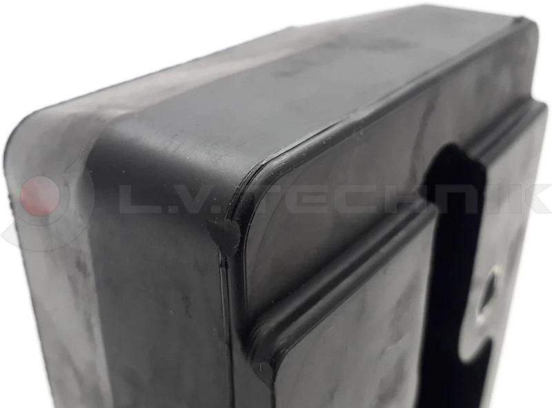 Rubber buffer 190x125x75 4 holes